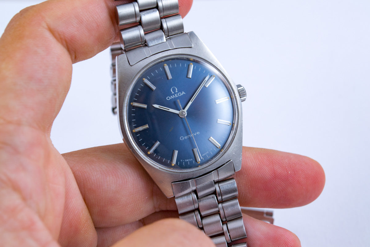 Omega Genève bleue 135.041 lumeville montre vintage