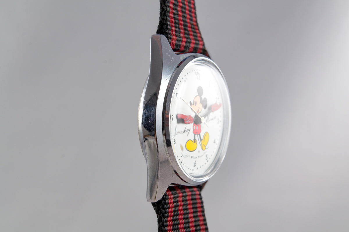 Seiko Mécanique Mickey Mouse Walt Disney 5000-7000 lumeville montre vintage